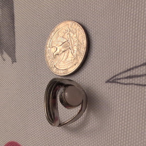 Sterling Silver Women's Ring - Picture 5 of 5